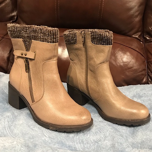 Baretraps Danette Heel Boots - Picture 2 of 4